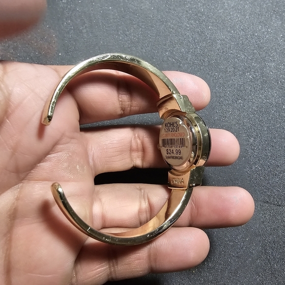 Folio Ladies Quartz Fashion Watch Gold Tone Cuff bracelet Round Face Working sho - Picture 7 of 9